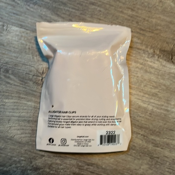 L'ANGE EASY-GRIP SECTIONING ALLIGATOR HAIR CLIPS SET OF 4 - Picture 2 of 3